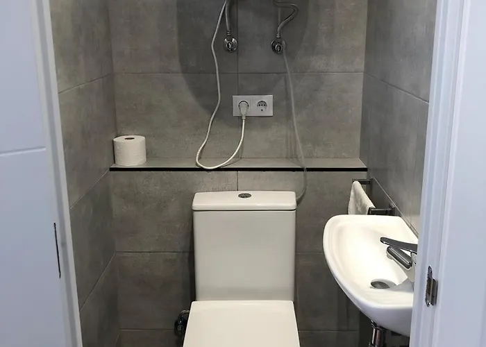 Charming Modern Flat In برشلونة